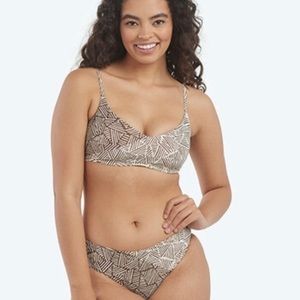 💚BOGO- 𝅺SUMMERSALT Marina Bikini Top and bottom Linear Print Lines - 10